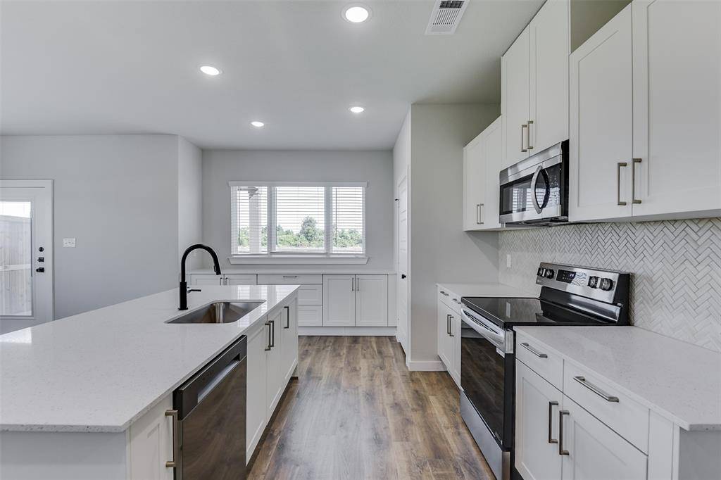 6816 Florence Drive, Midlothian, TX 76065