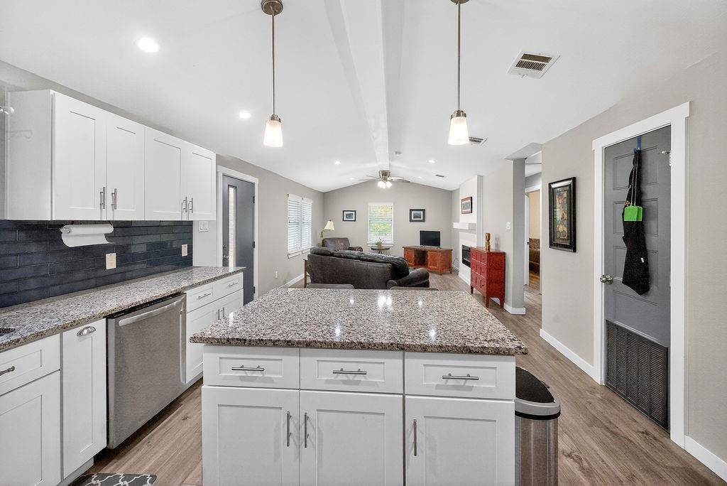 600 Bunny Rabbit Road, Athens, TX 75751