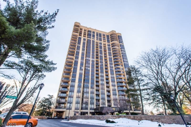 900 Palisade Ave, Fort Lee Boro, NJ 07024