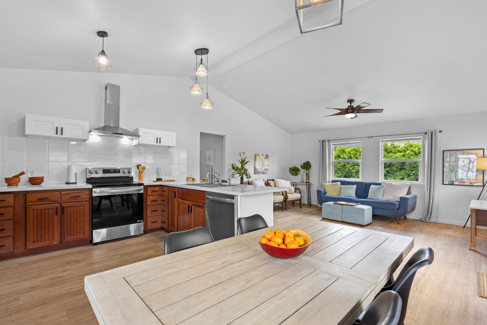 94-1627 KAULUA ST, Naalehu, HI 96772