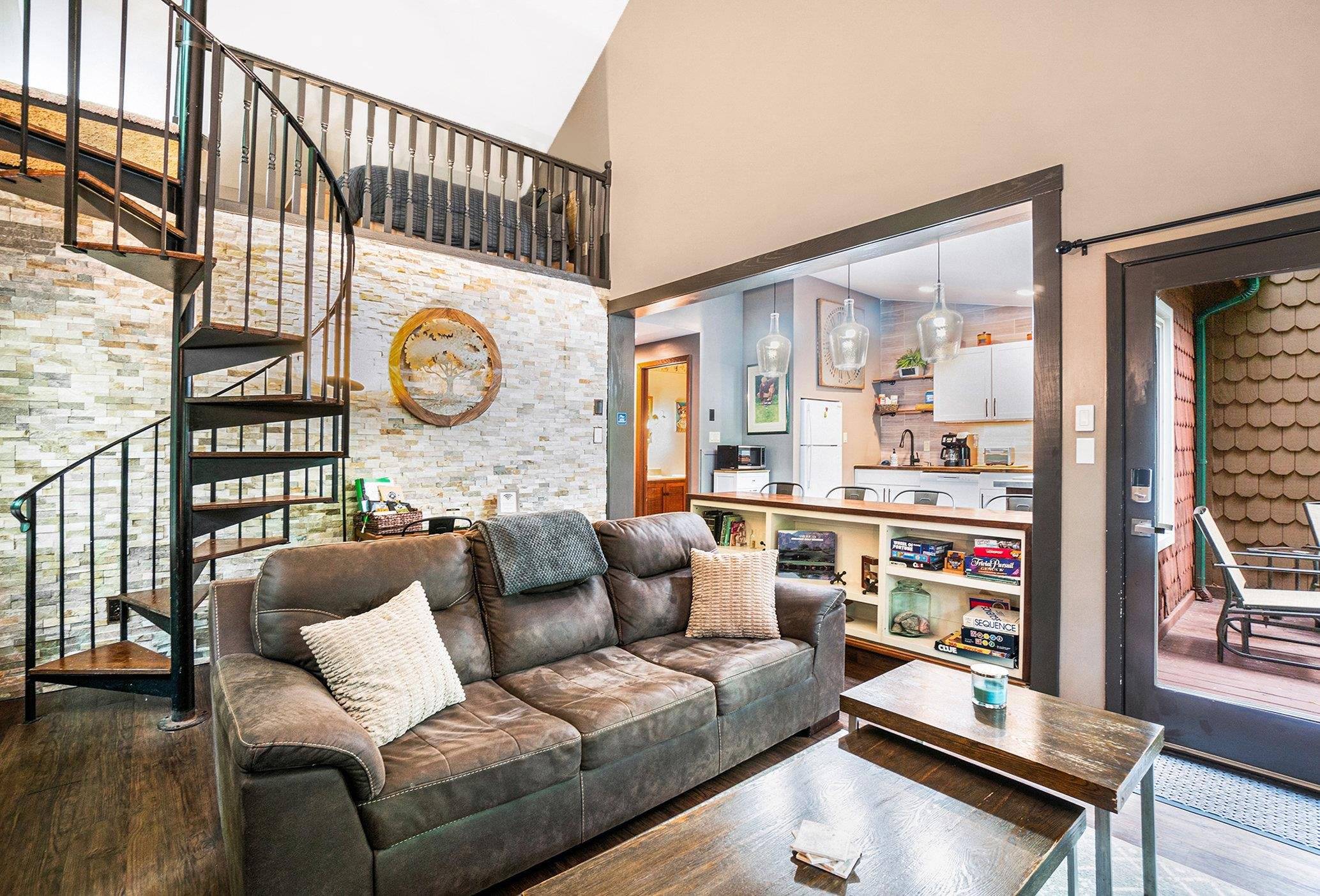 6479 Kliffendorf DR, Custer Twp, MI 49615