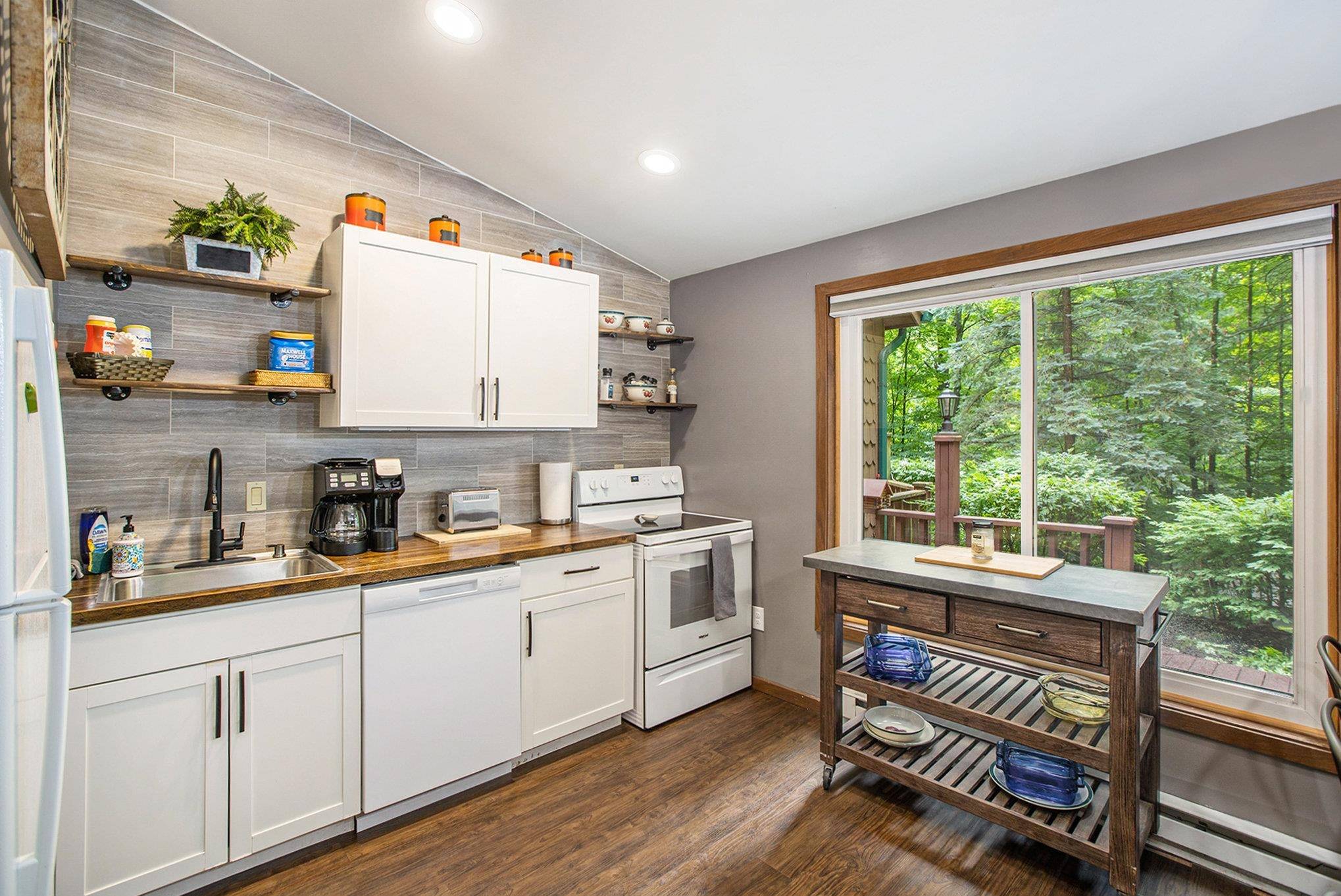 6479 Kliffendorf DR, Custer Twp, MI 49615