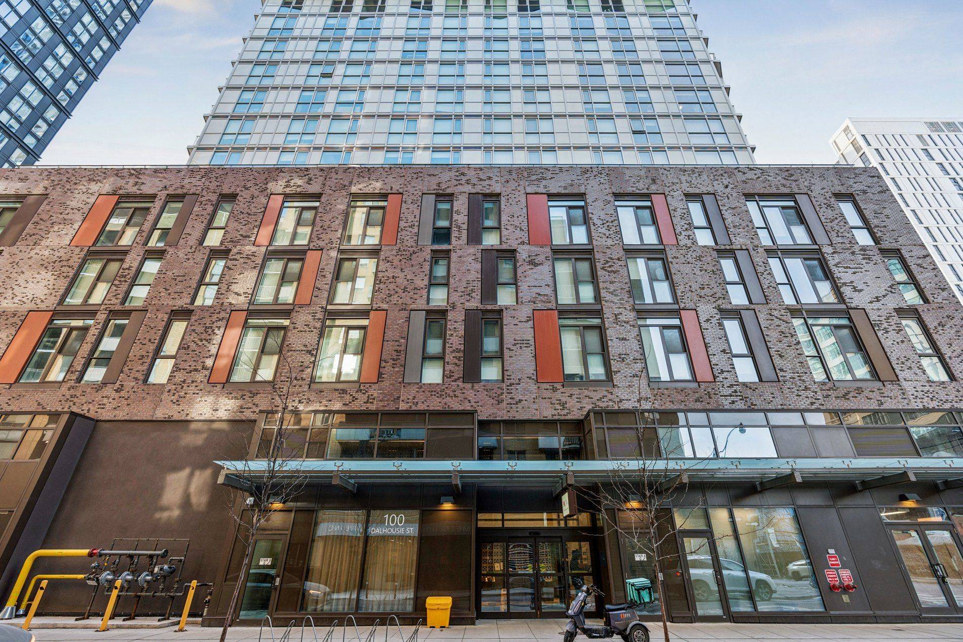 100 Dalhousie ST #1412, Toronto C08, ON M5B 0C7