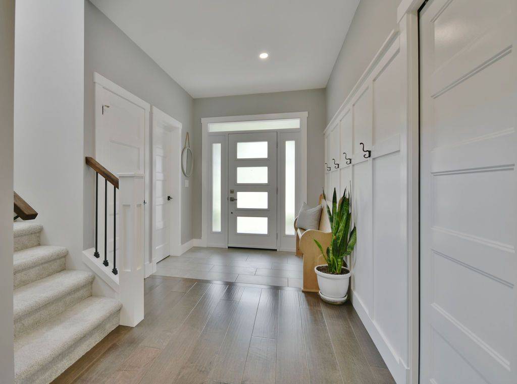 14 EDWARD ST W, Clearview, ON L0M 1G0