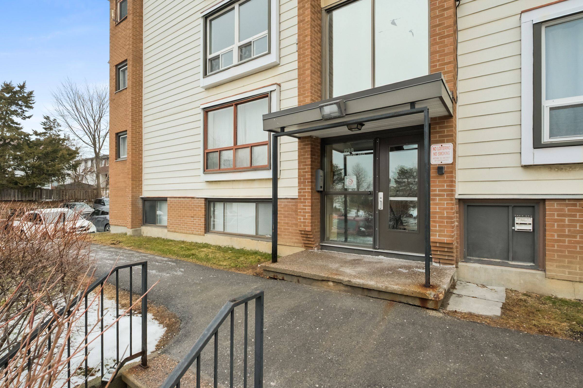 898 Elmsmere RD #11, Beacon Hill North - South And Area, ON K1J 7T6