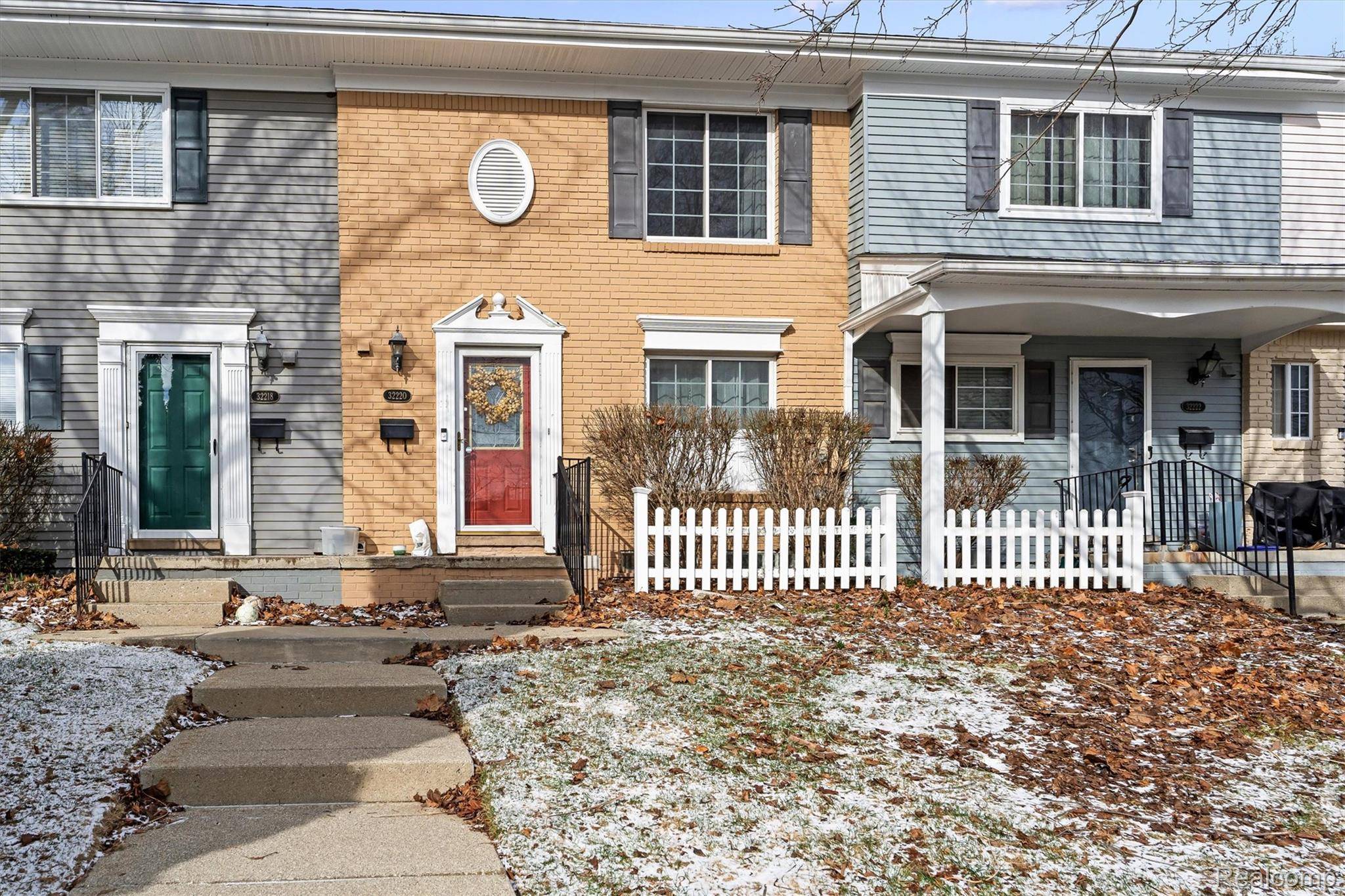 32220 W 12 Mile RD, Farmington, MI 48334