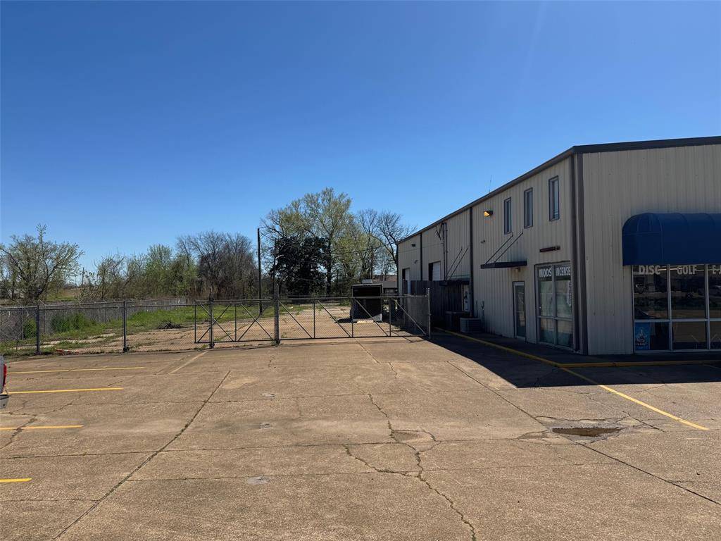 2060 E Texas Street, Bossier City, LA 71111