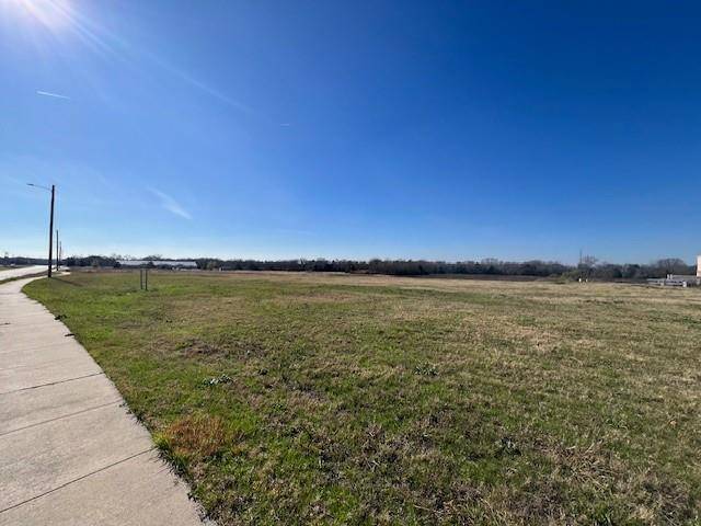 2600 W Wintergreen Road, Lancaster, TX 75134