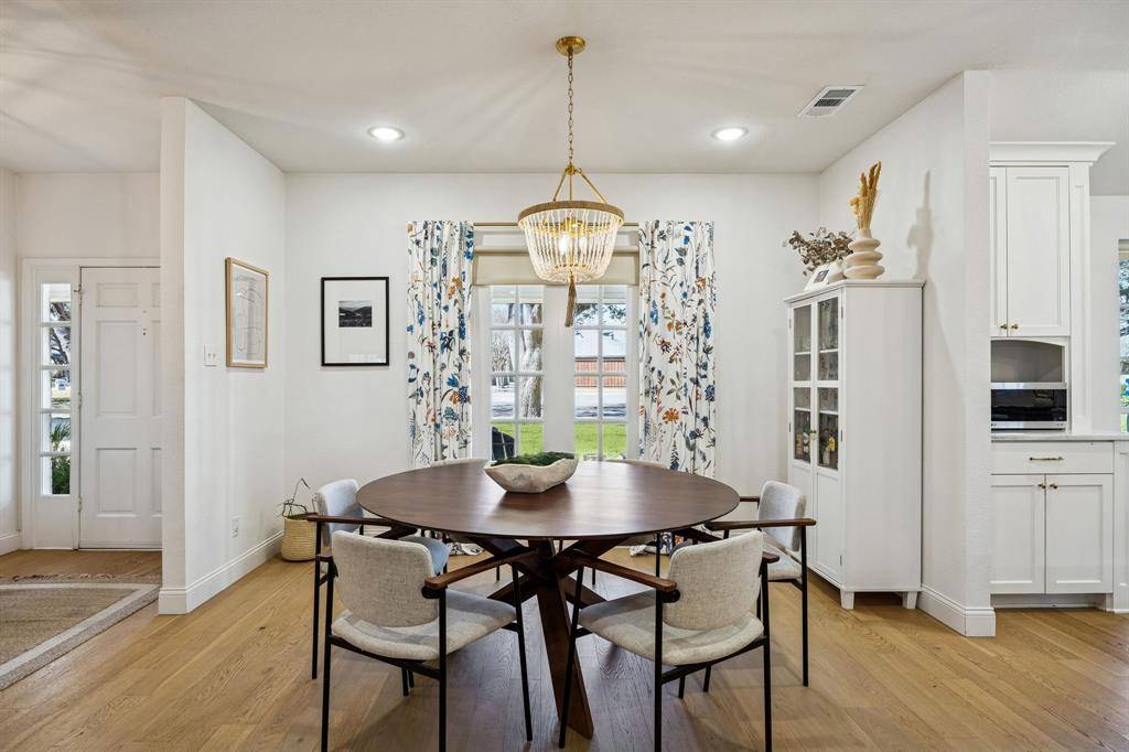 9078 Fairglen Drive, Dallas, TX 75231