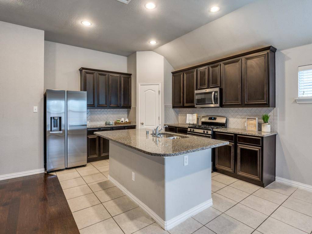 1608 Emma Pearl Lane, Little Elm, TX 75068