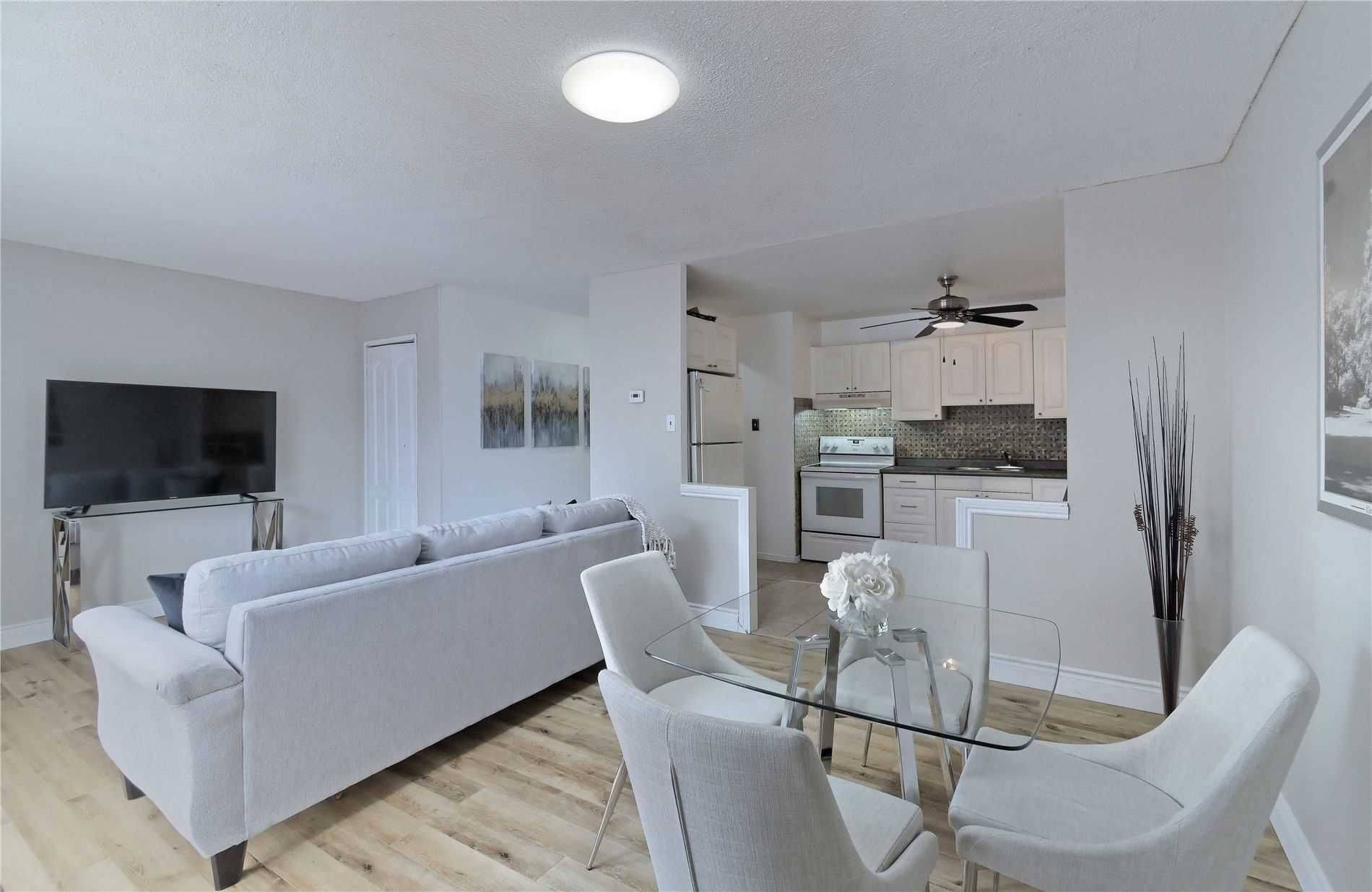 1016 Falgarwood DR #41, Oakville, ON L6H 2P5