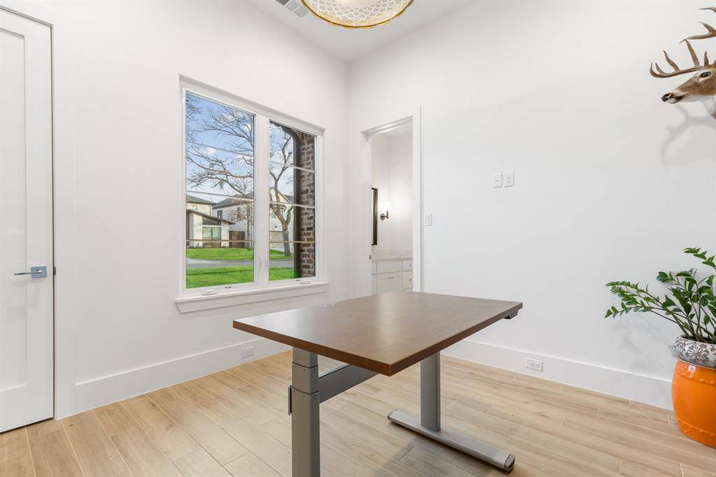 9847 Mixon Drive, Dallas, TX 75220