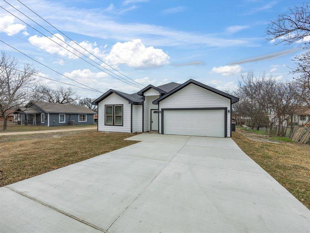 108 N Couch Street, Italy, TX 76651