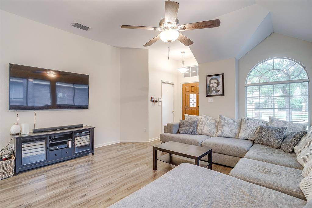 5720 Polo Club Drive, Arlington, TX 76017