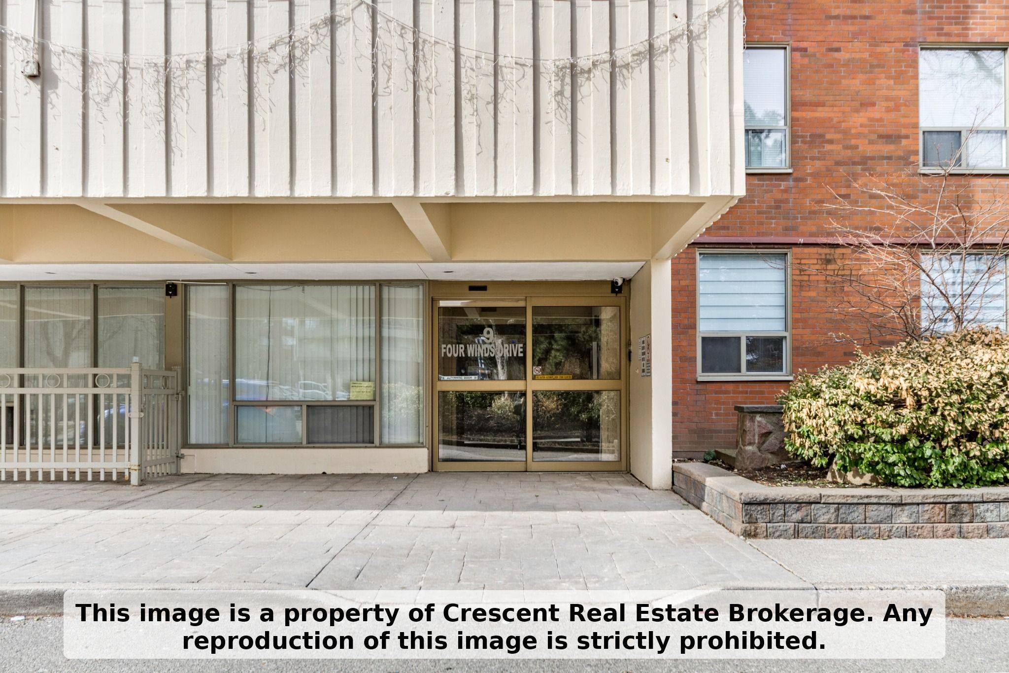 9 Four Winds DR SW #710, Toronto W05, ON M3J 2S8