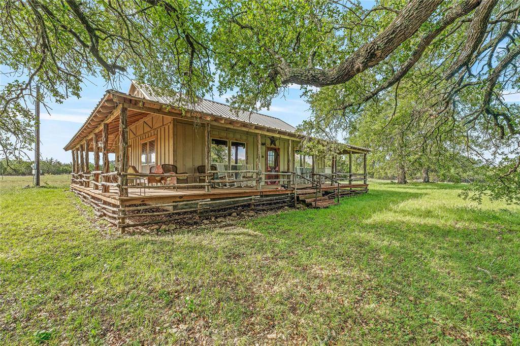 1333 Private Road 2120, Meridian, TX 76665