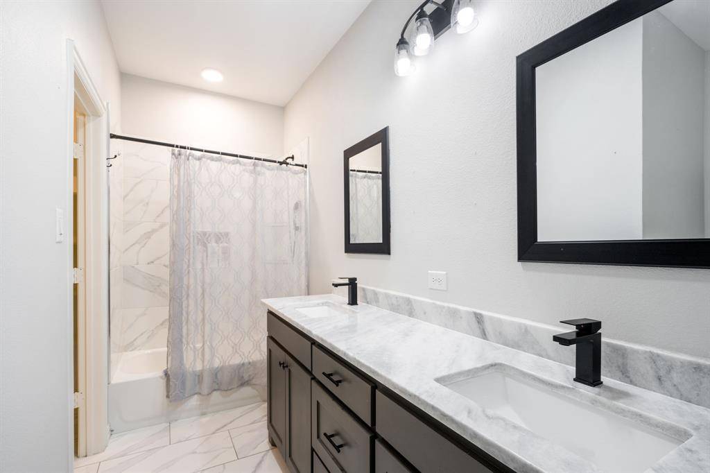 3505 Wood Oak Drive, Balch Springs, TX 75180