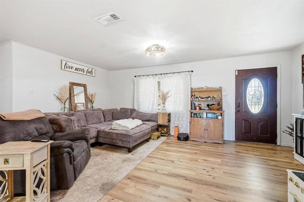 1306 Westhill Lane, Coleman, TX 76834