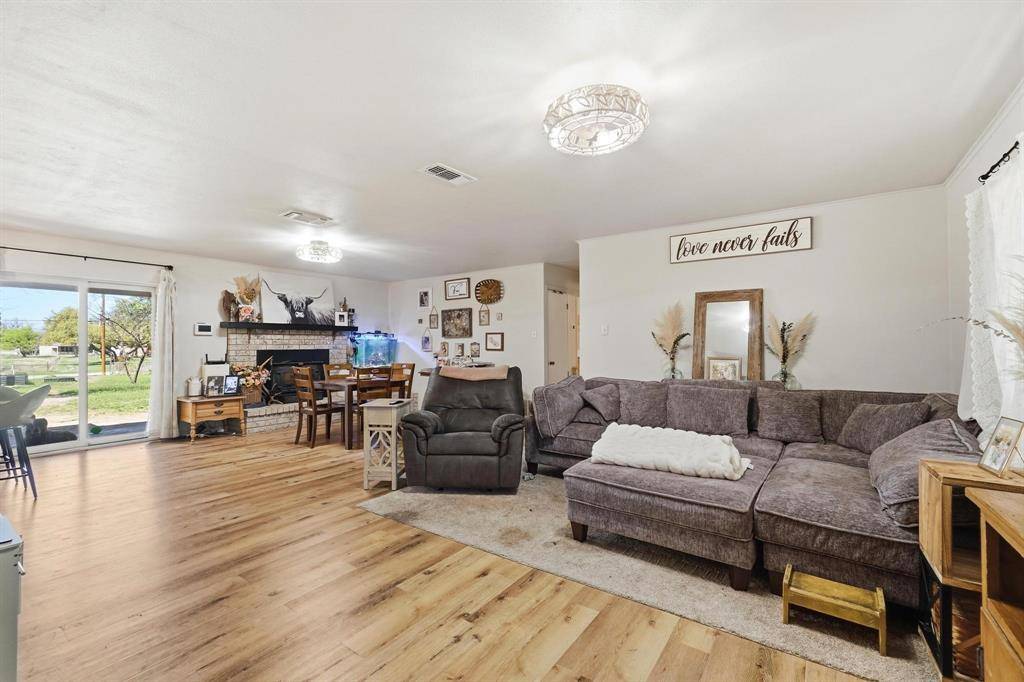 1306 Westhill Lane, Coleman, TX 76834