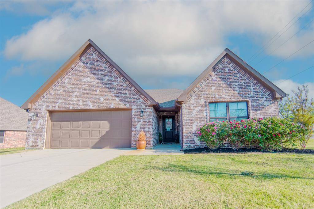 100 Prarie Grass Drive, Whitesboro, TX 76273