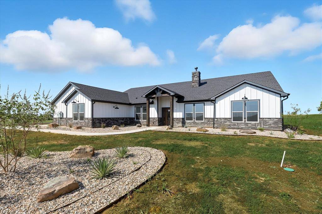 835 Club Lake Road, Whitesboro, TX 76273