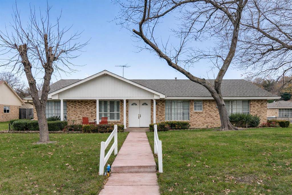 6120 Whitman Avenue, Fort Worth, TX 76133
