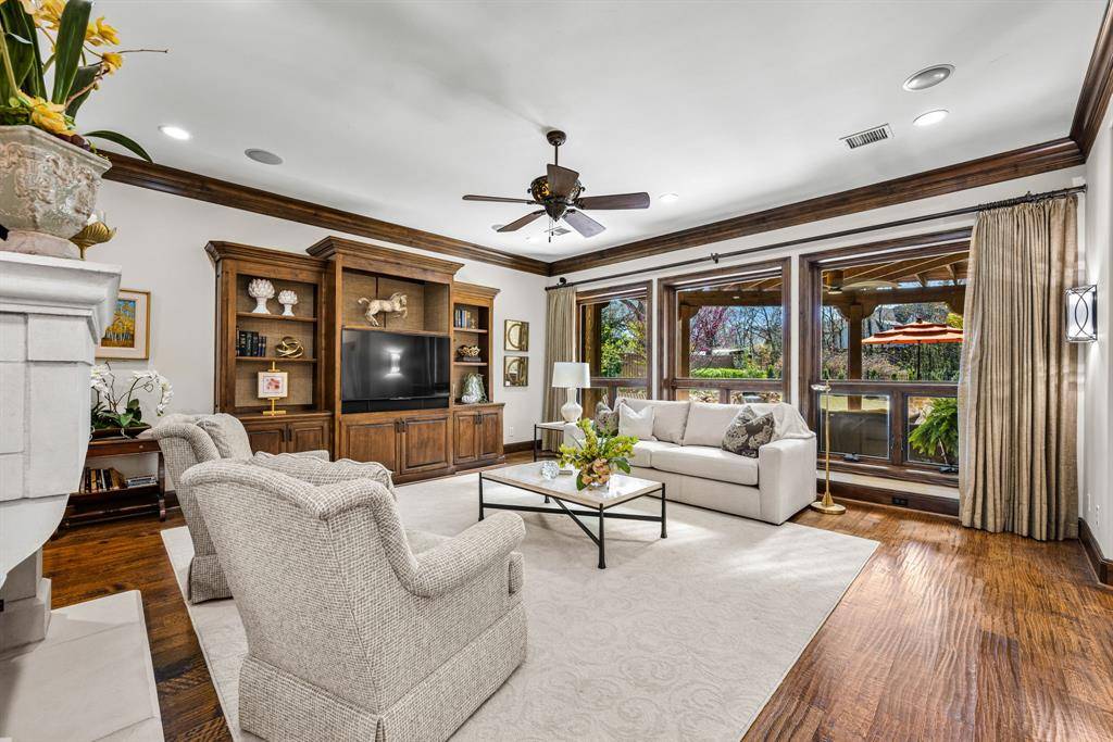 7214 Brennans Drive, Dallas, TX 75214