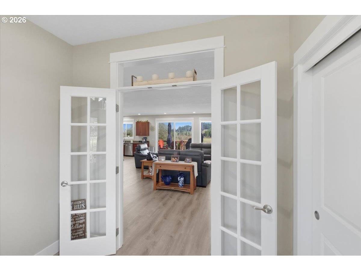 2020 SW FAIRVIEW AVE, Dallas, OR 97338