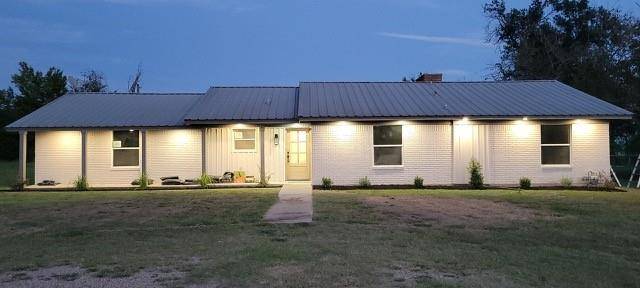 110 Twin Circle, Wortham, TX 76693