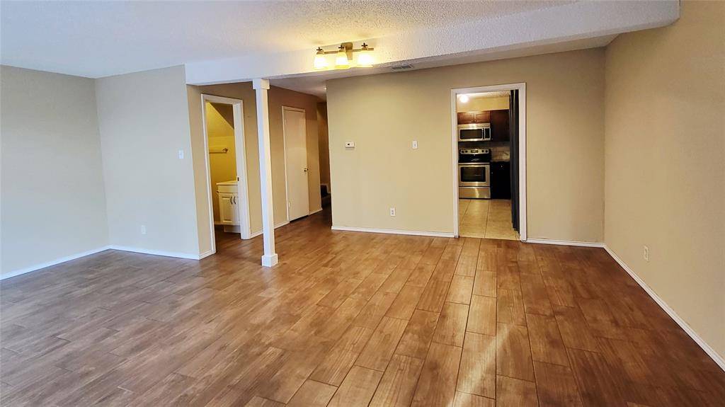 220 Village North Drive, Richardson, TX 75081