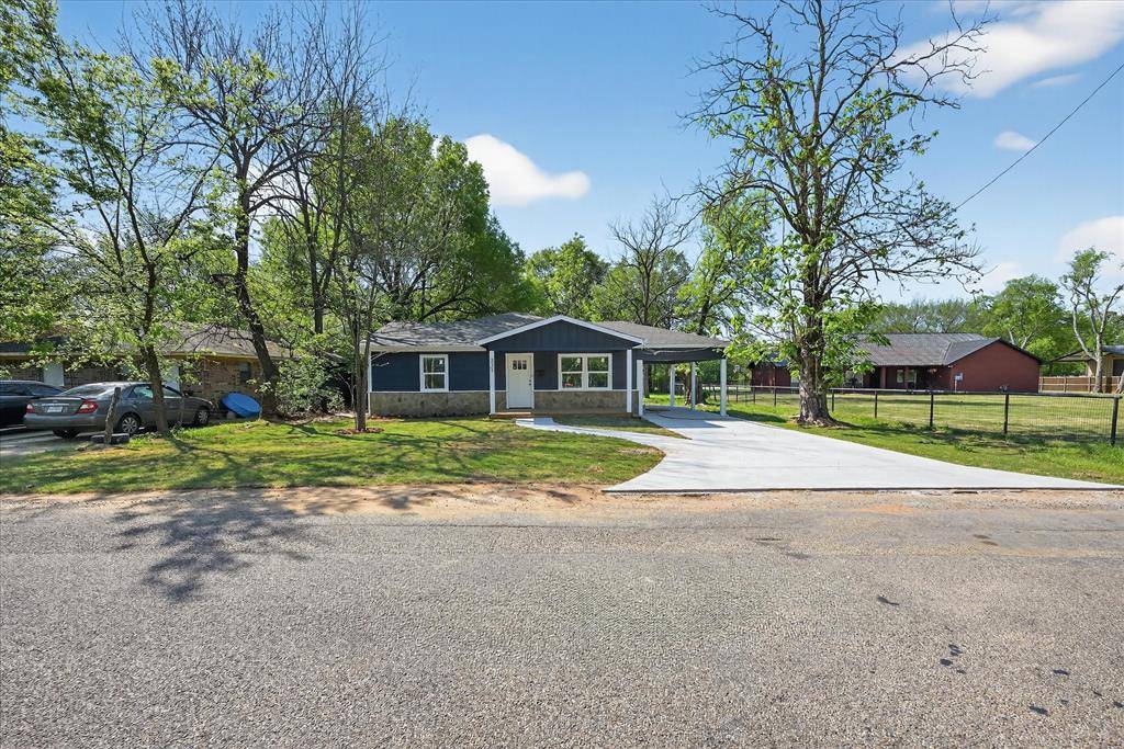 2009 W Sherman Street, Paris, TX 75460