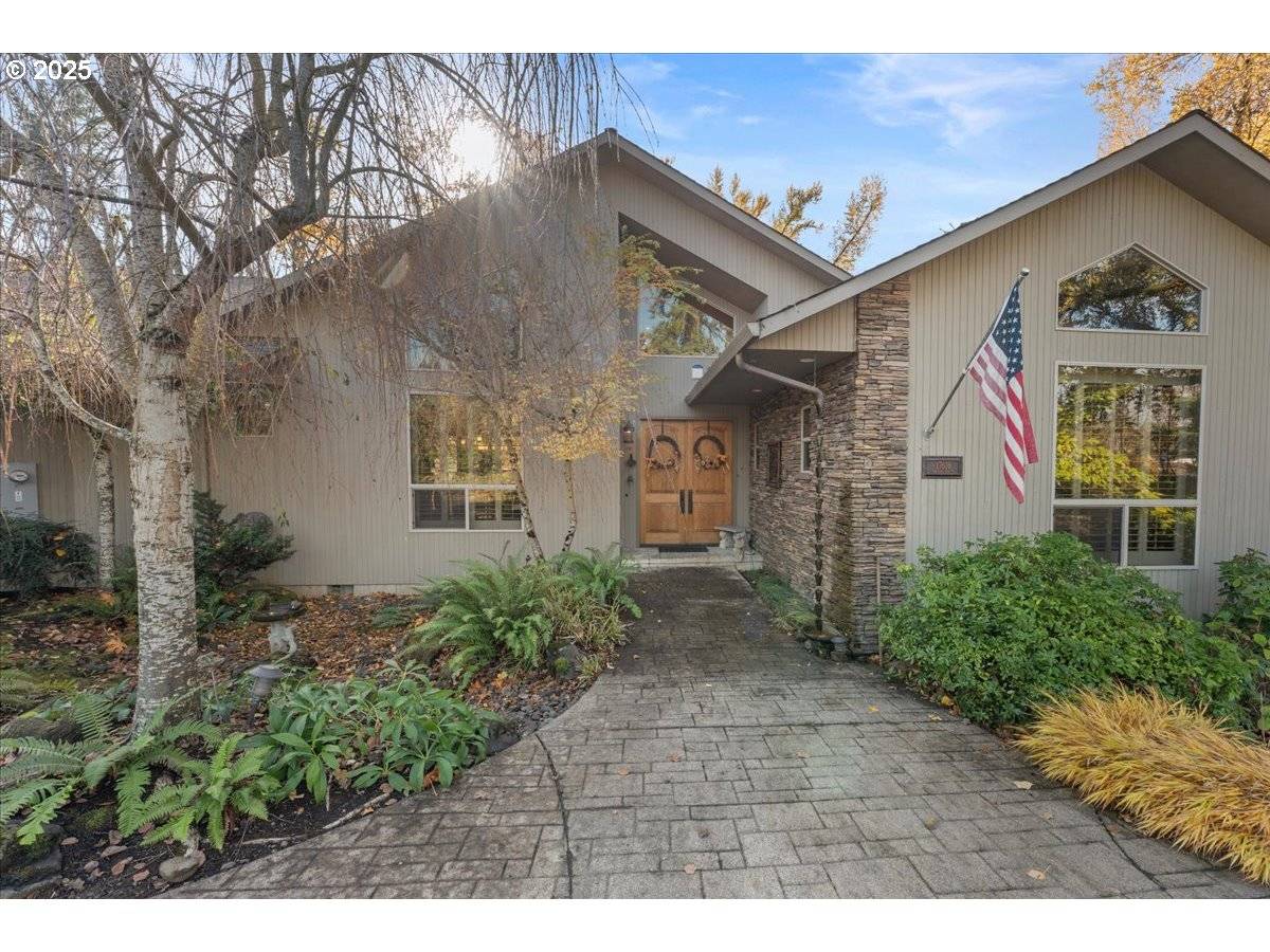 17616 ABIQUA RD NE, Silverton, OR 97381