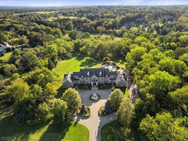 406 Caruso Ct, Branchburg Twp., NJ 08853