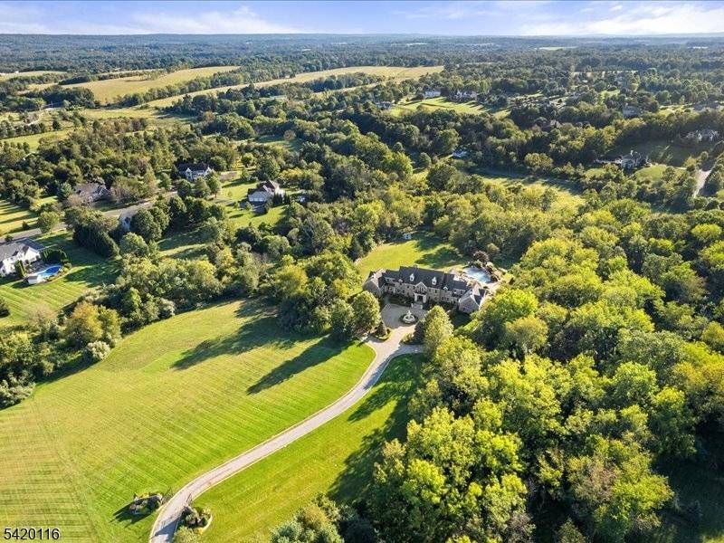 406 Caruso Ct, Branchburg Twp., NJ 08853