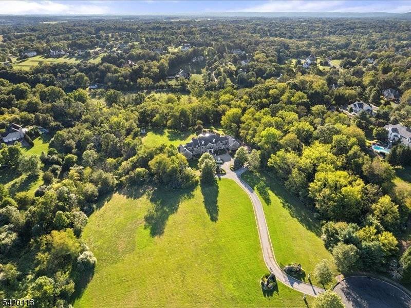 406 Caruso Ct, Branchburg Twp., NJ 08853