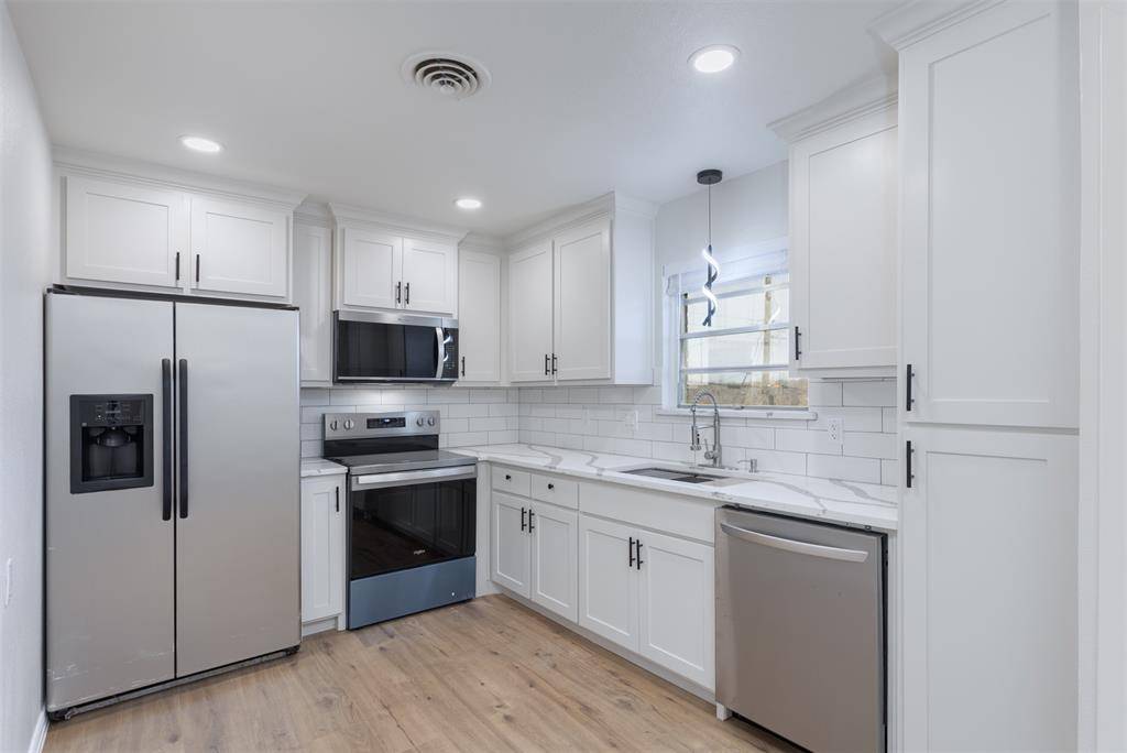 1409 Autumn Leaves Trail, Dallas, TX 75241