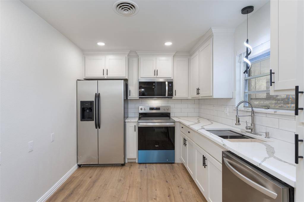 1409 Autumn Leaves Trail, Dallas, TX 75241