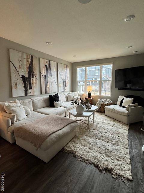 215 N Sydney CT, Plymouth, MI 48170