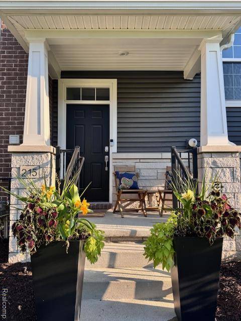 215 N Sydney CT, Plymouth, MI 48170