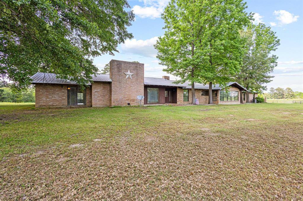 1203 County Road 3100, Clarksville, TX 75426