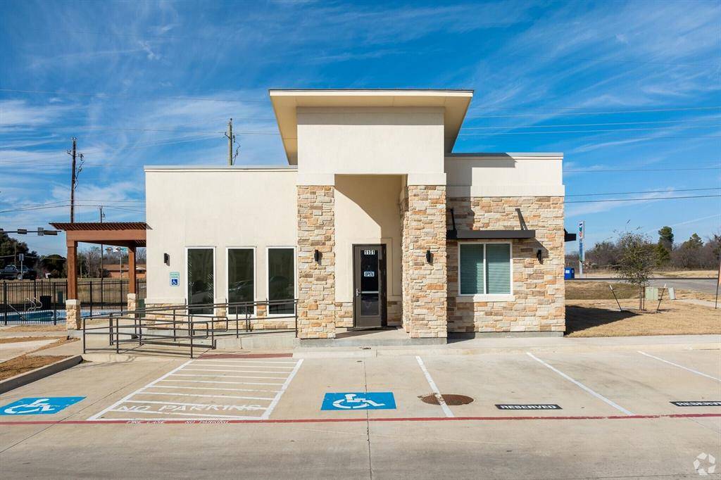 1101 Biloxi Drive #1, Ennis, TX 75119