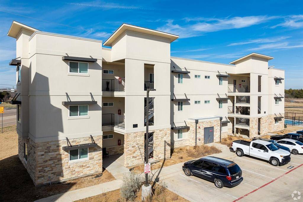 1101 Biloxi Drive, Ennis, TX 75119