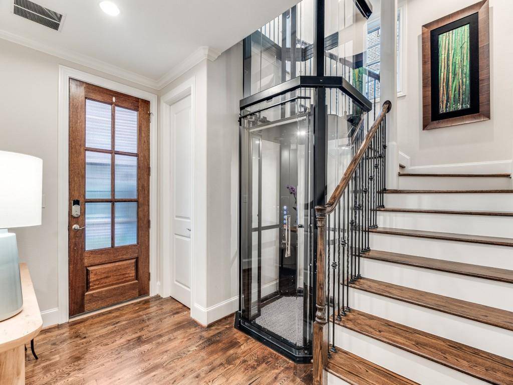 2147 Minehampton Lane, Dallas, TX 75201