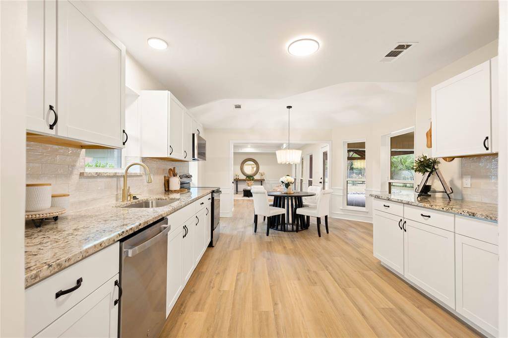 2850 Oak Tree Lane, Midlothian, TX 76065