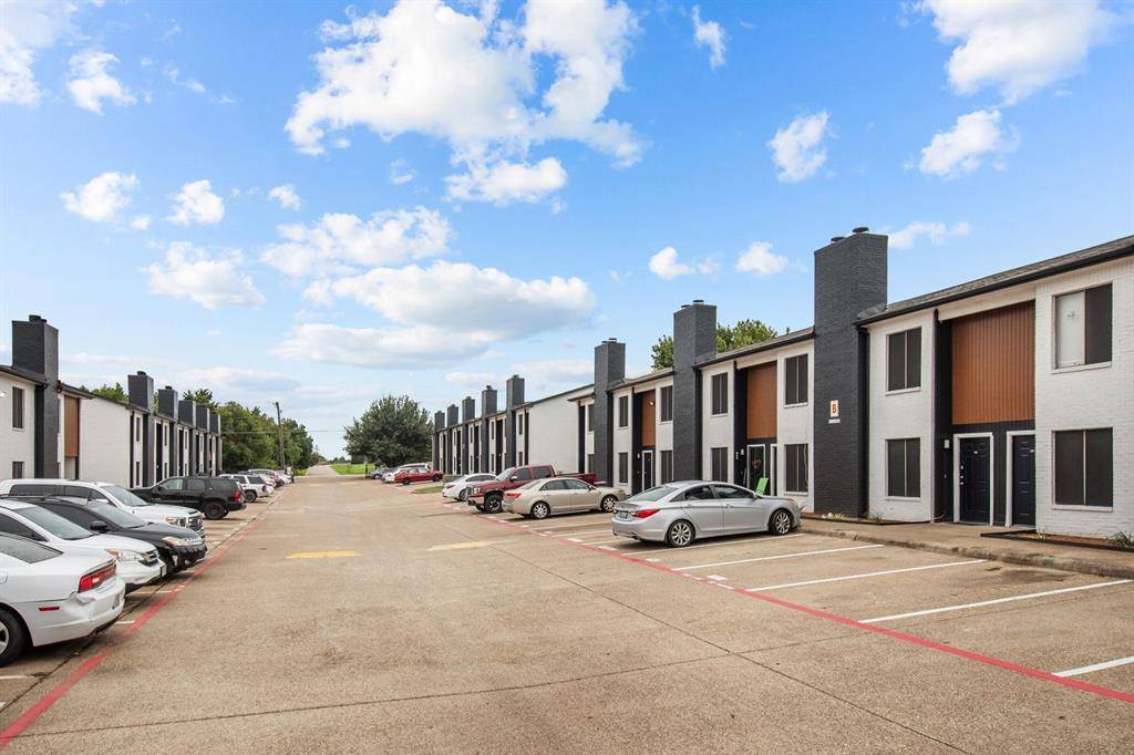 151 E Little Creek Road, Cedar Hill, TX 75104