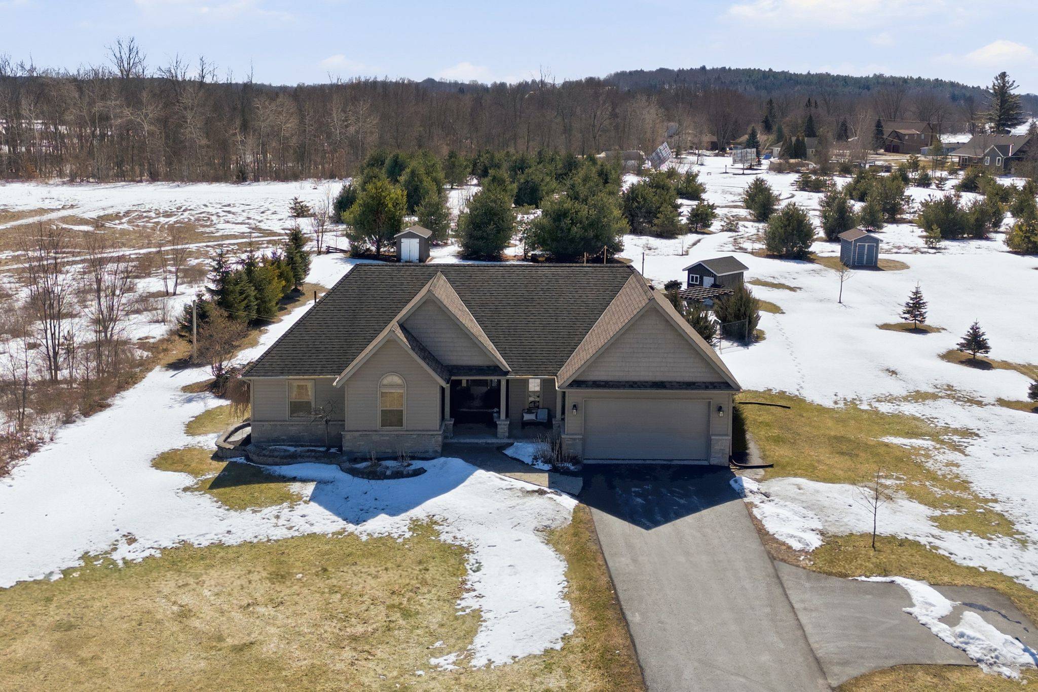 27 Charles RD, Tweed, ON K0K 3J0