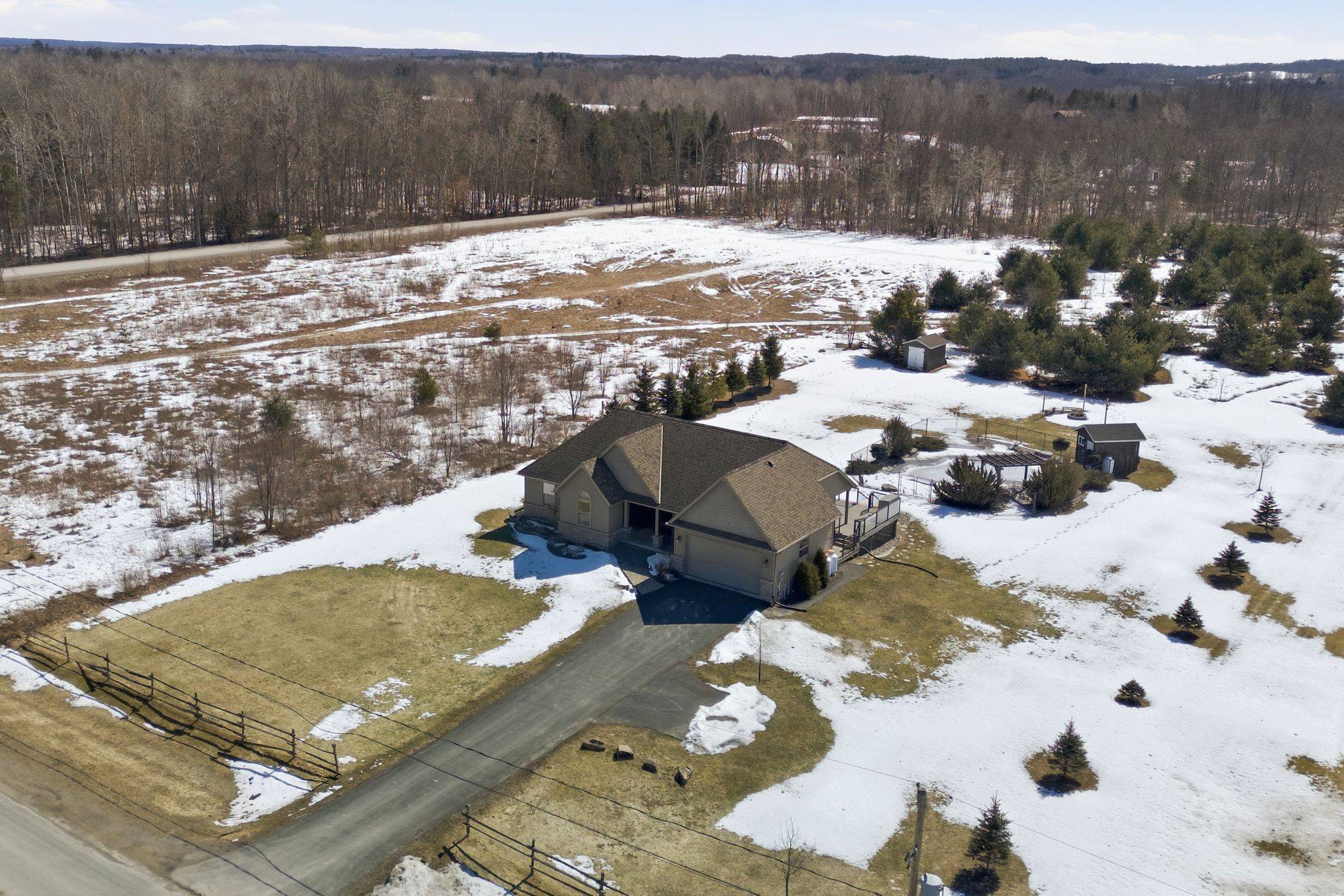 27 Charles RD, Tweed, ON K0K 3J0