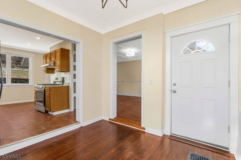 16 Tisco Ave, High Bridge Boro, NJ 08829