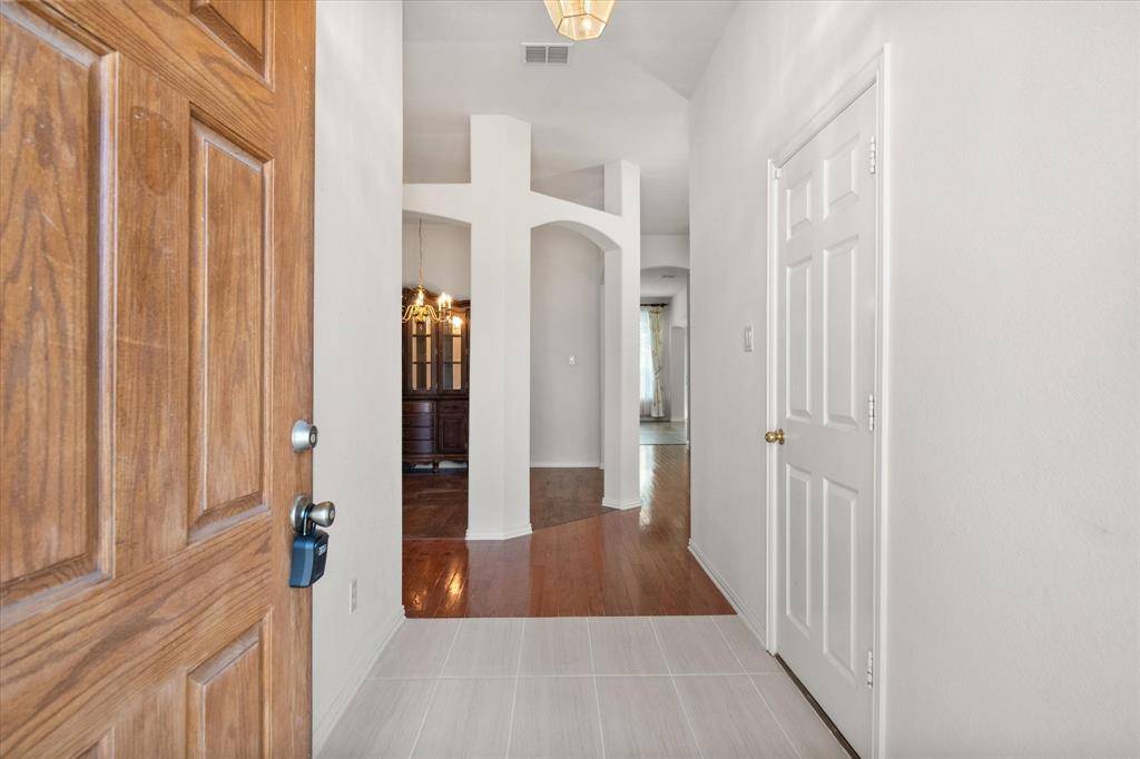 6705 Terrace Glen Drive, Arlington, TX 76002