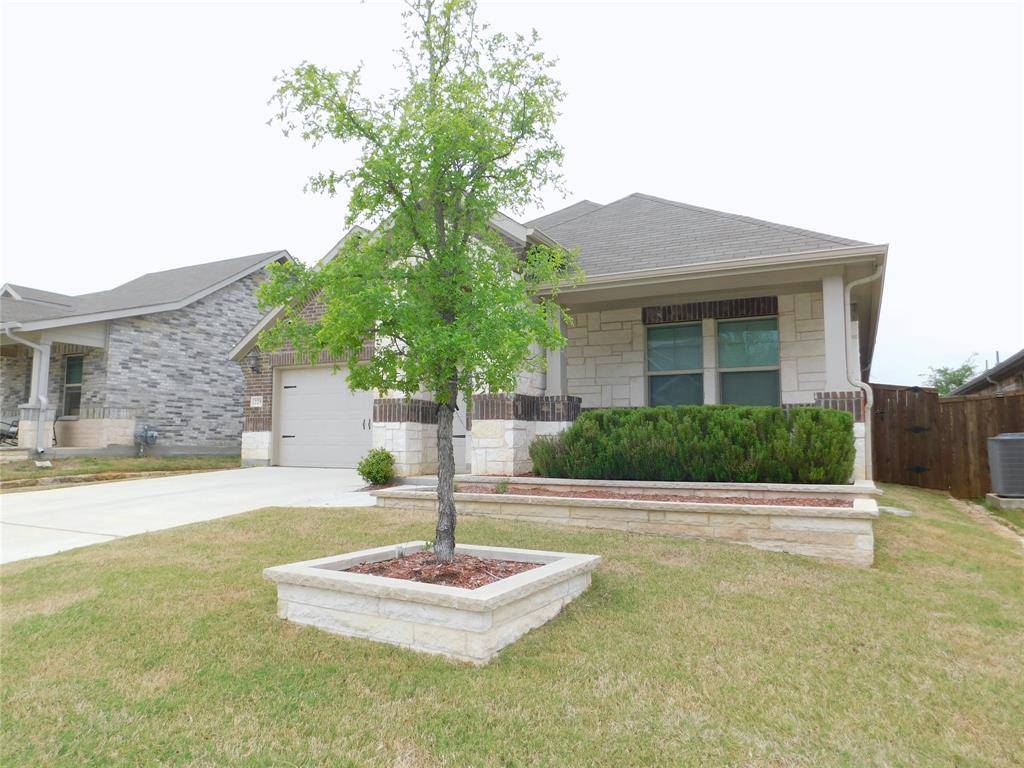 229 Briarwood Lane, Lake Dallas, TX 75065